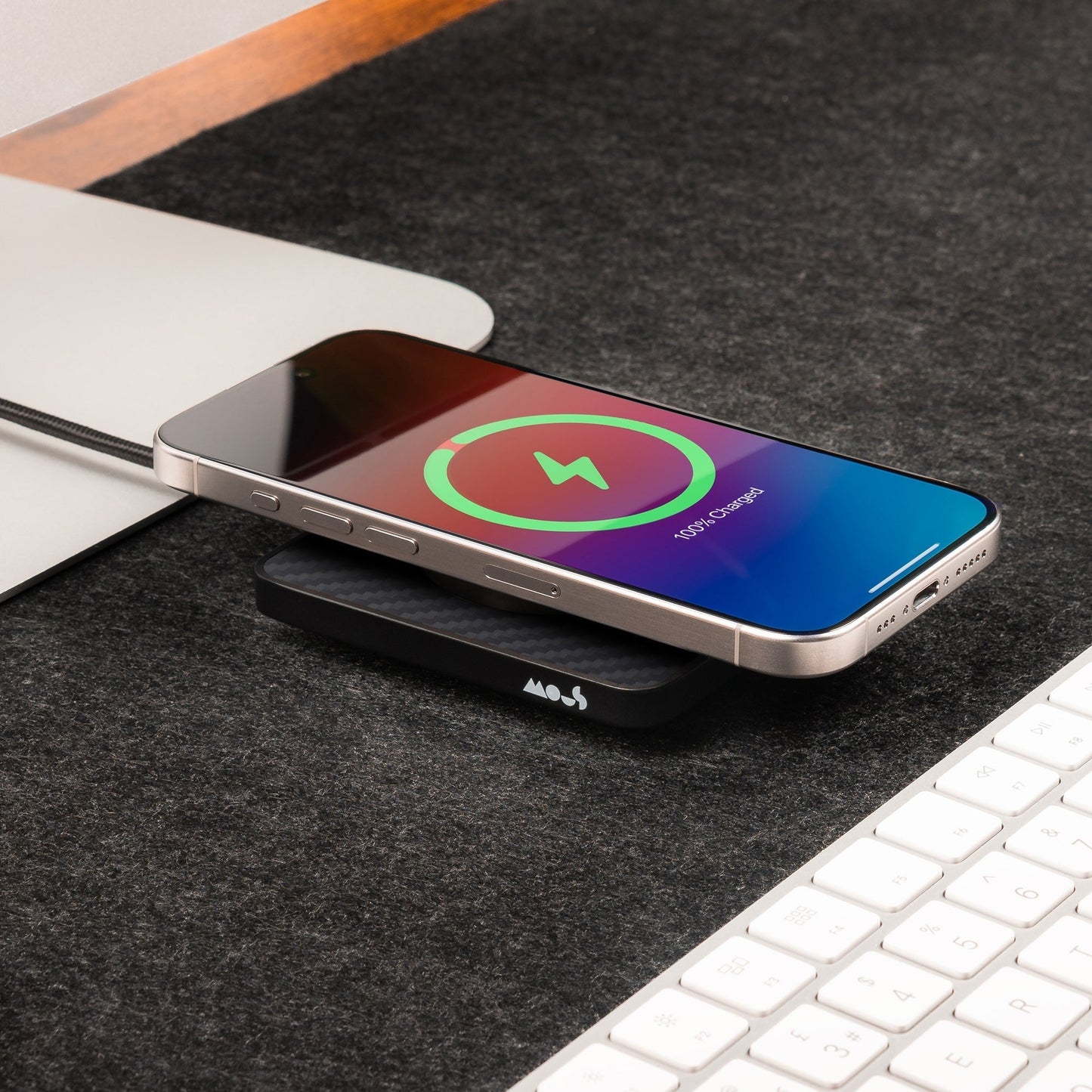Aramid Fibre Wireless Charging Pad - US 9037
